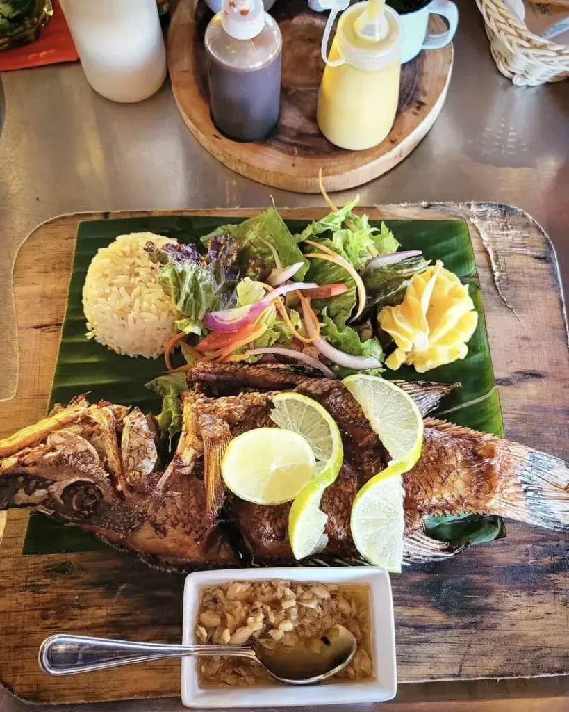 Plato de Pescado Frito en Playa del Carmen