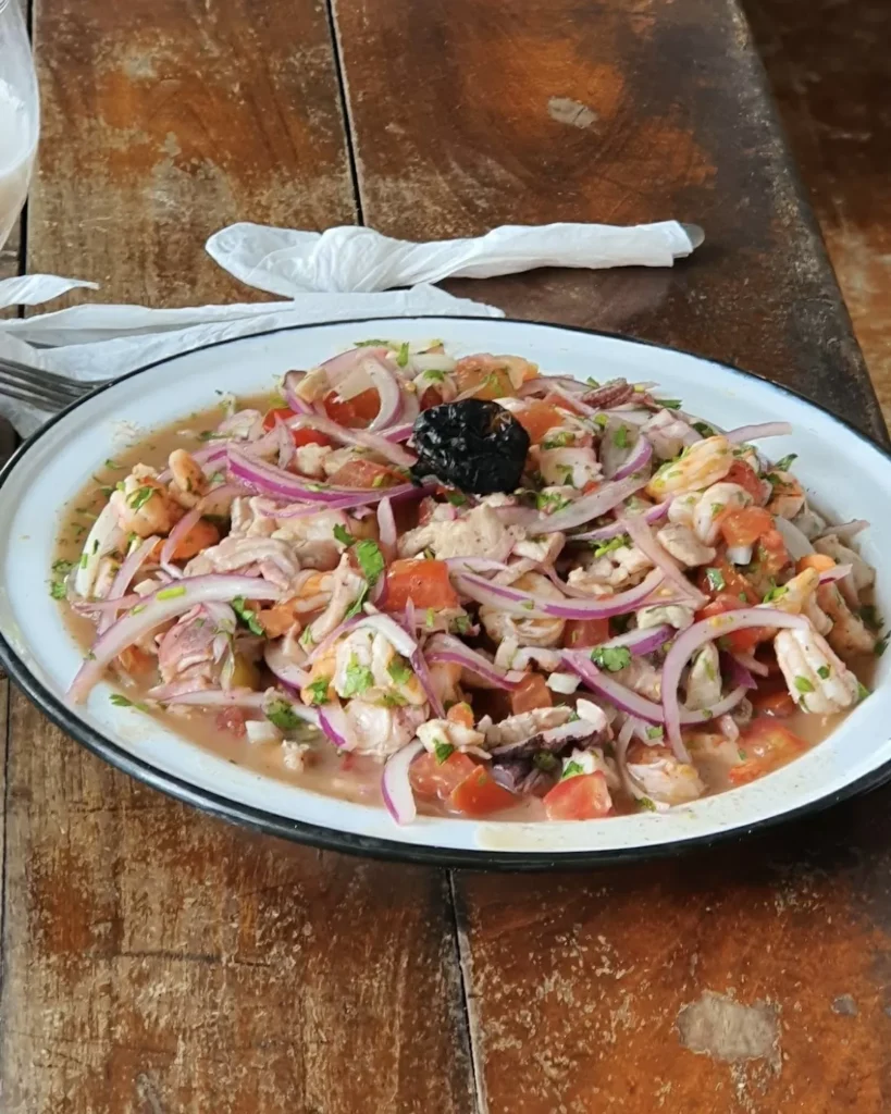 Platillo de un Ceviche Fresco en Playa del Carmen