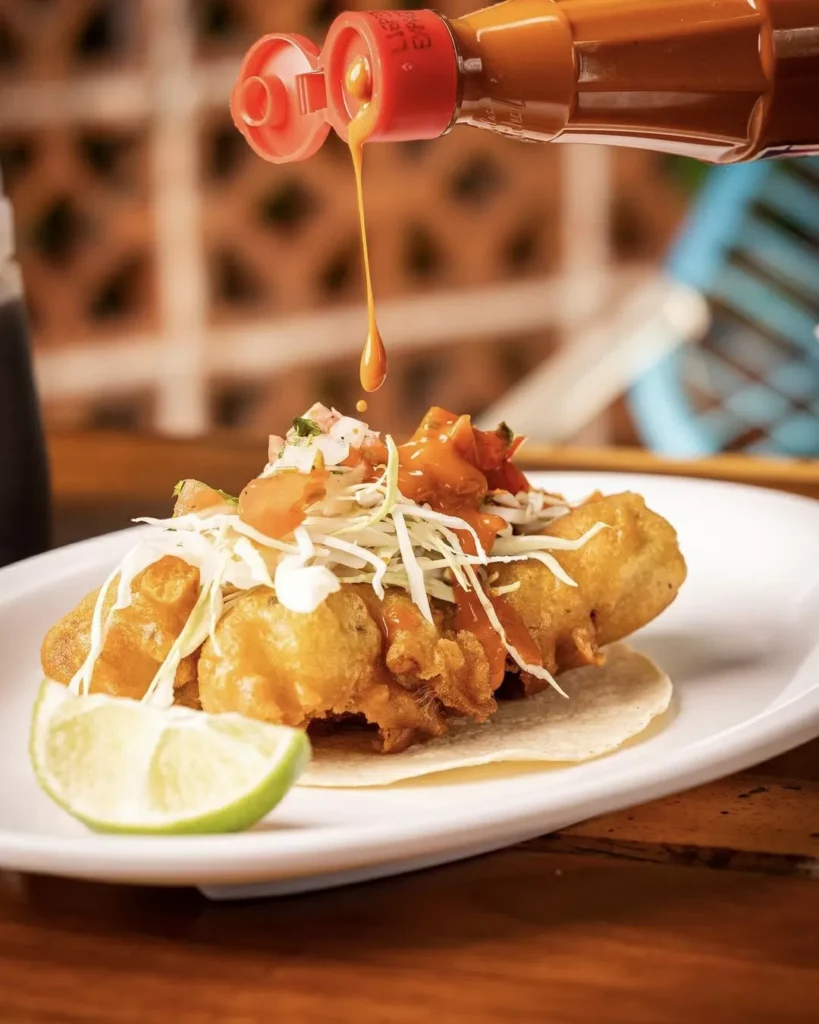 Platillo de un Taco de Pescado empanizado en Playa del Carmen