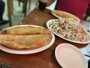 Platillo de empanadas del menú de la barracuda playa del carmen