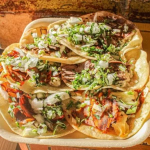 Tacos al pastor y de res del restaurante taqueria el fogon en playa del carmen en restaurantexs