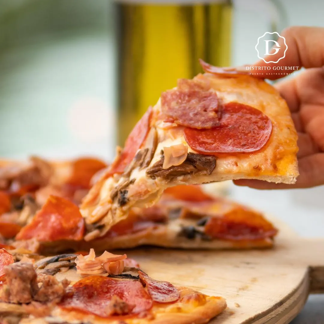 Pizzas artesanales de peperoni de distrito gourmet restaurant