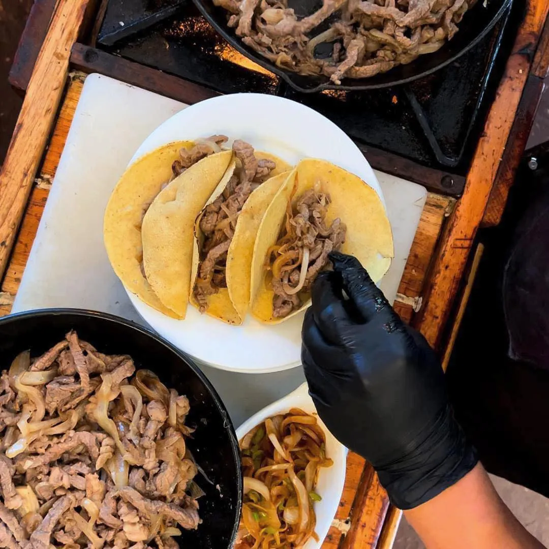 tacos de carne con tortillas de maíz en rancho da picanha merida