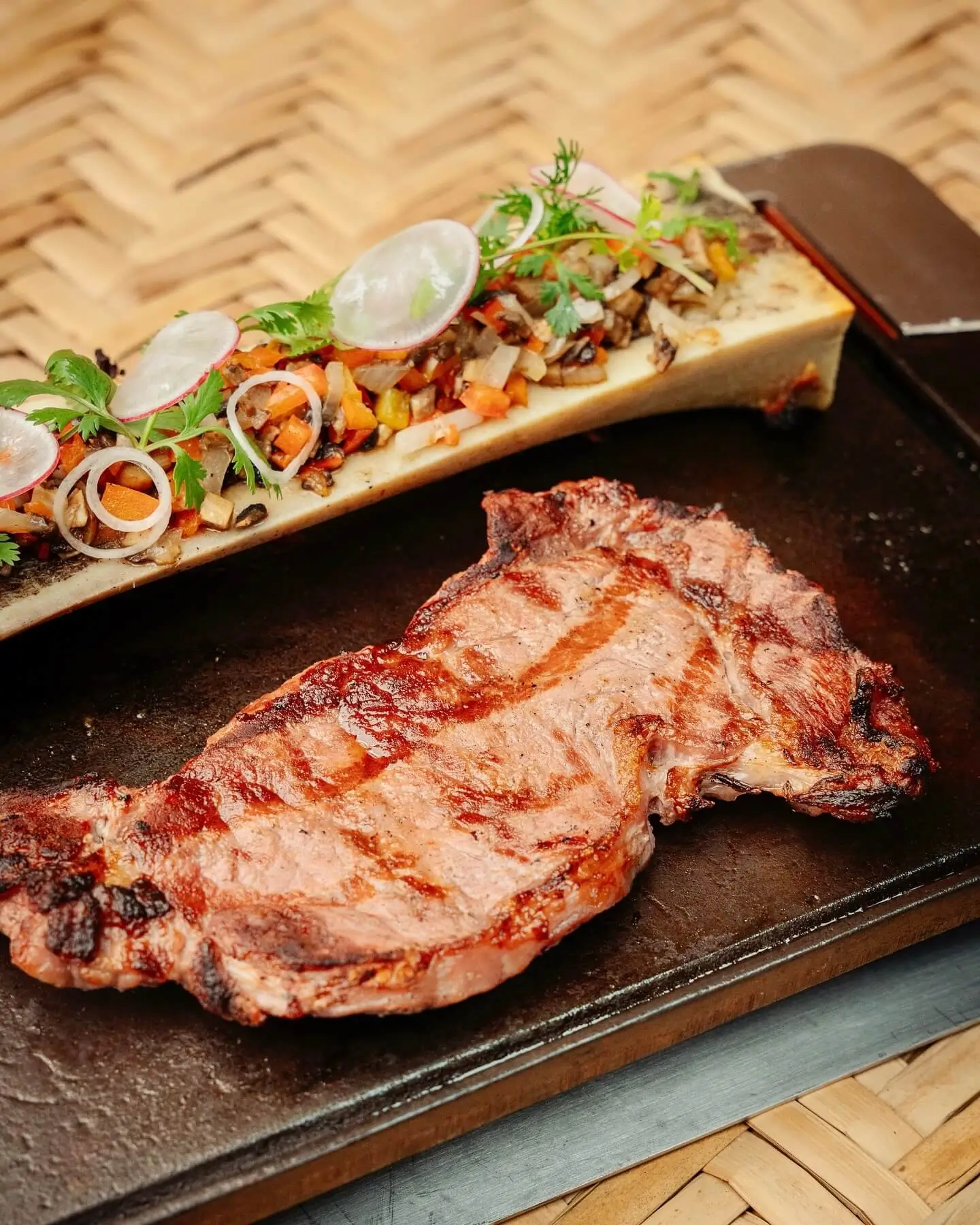 pedazo de filete de res en el restaurante porfirios mexico