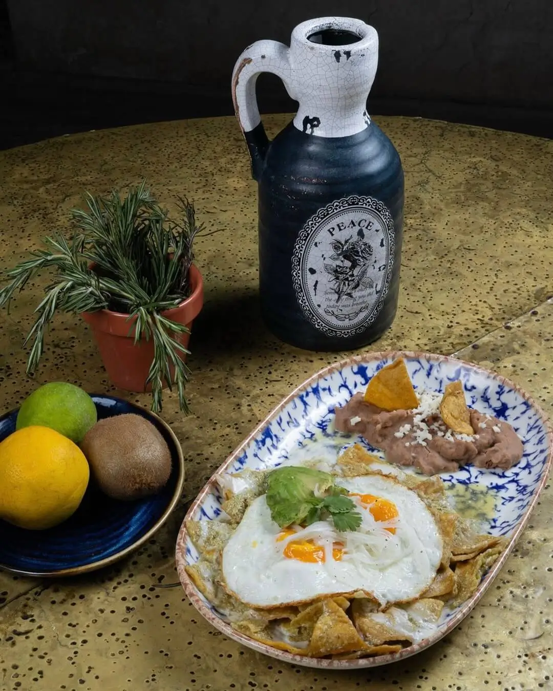 desayunos de chilaquiles con huevo en montemar puerto cancun