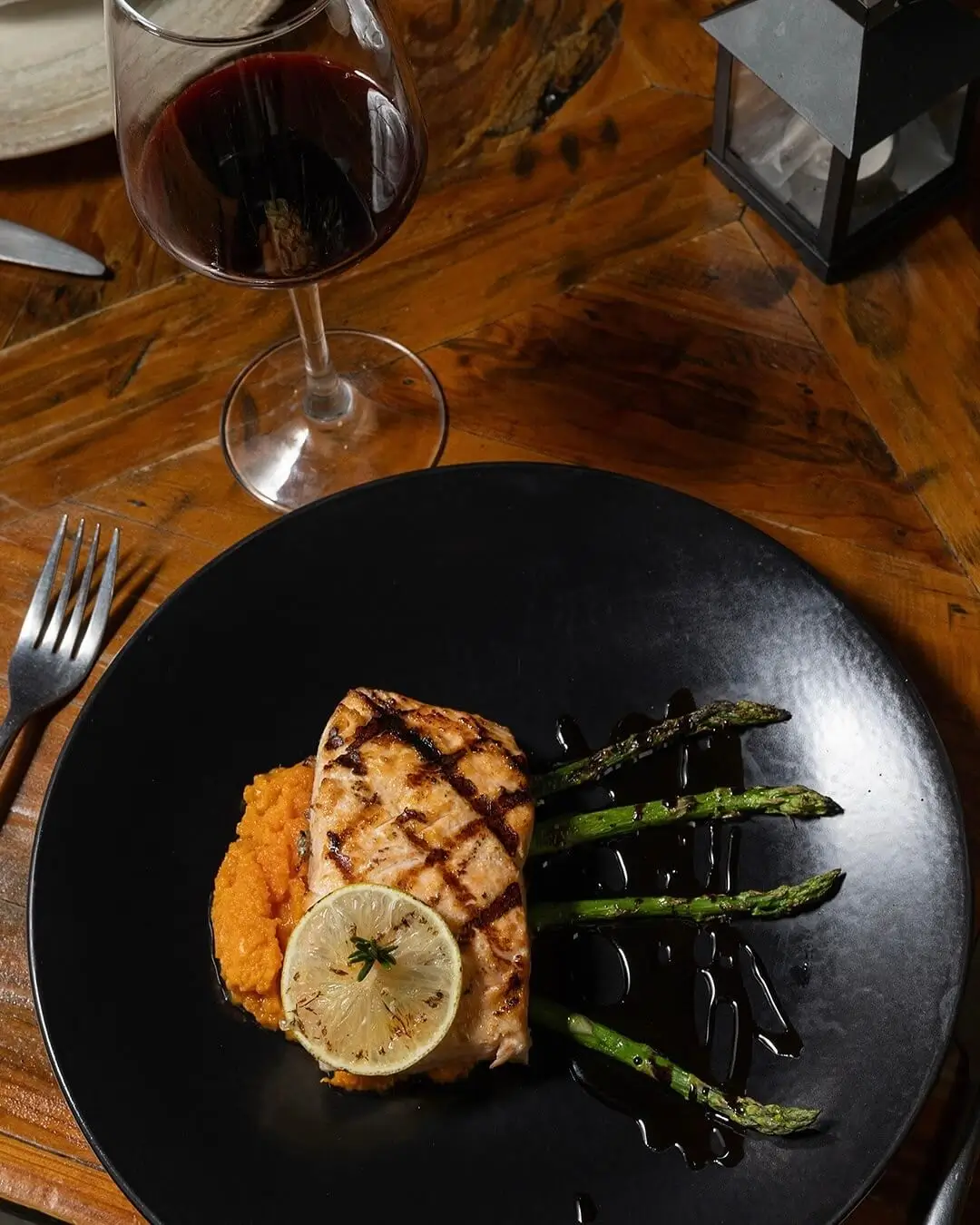 restaurante de mariscos y carnes en marina puerto cancun