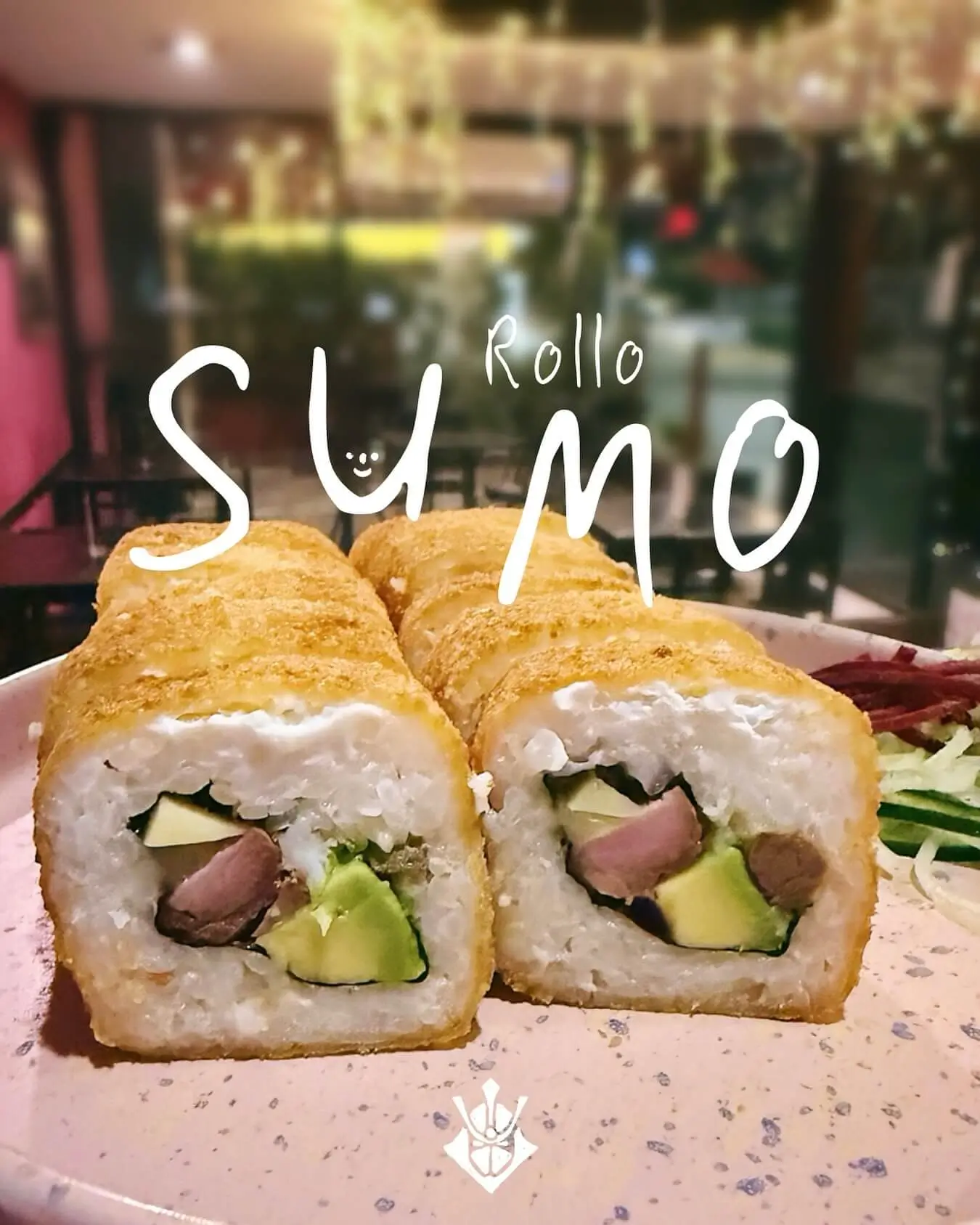 rollo de sushi en kenshi sushi merida