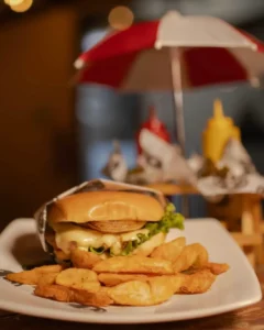 hamburguesa en la brata chetumal - rest mx