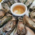 ostiones en su concha en chetumal restaurante bucaneros