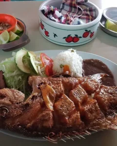 pescado frito en el restaurante padilla en chetumal