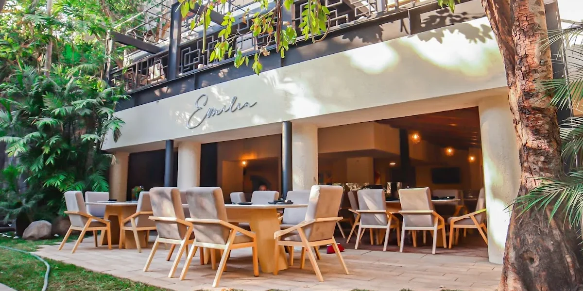 Emilia, Restaurante & Galería