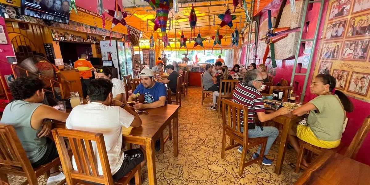La Fonda de las Piñatas