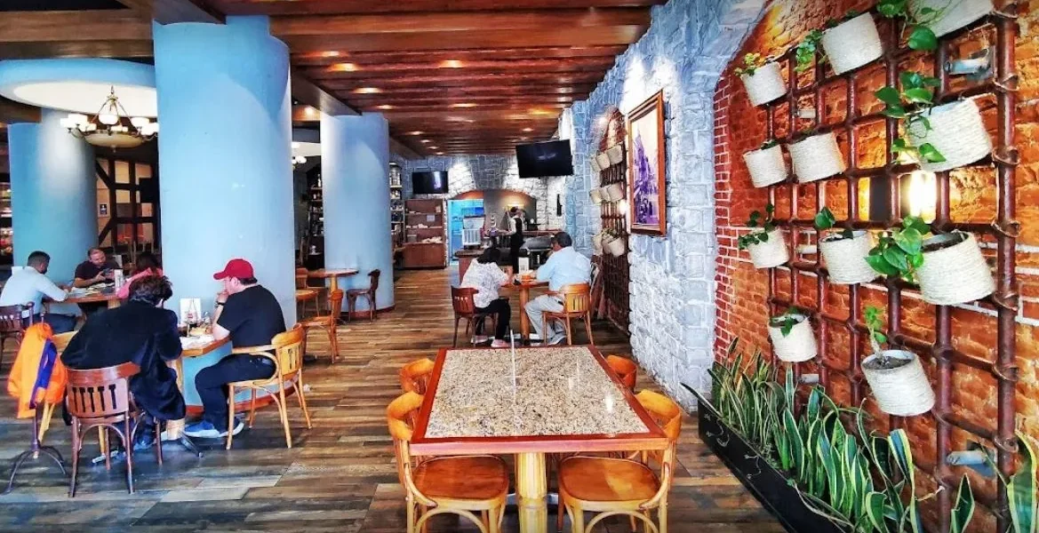 La Capilla Restaurante & Bar