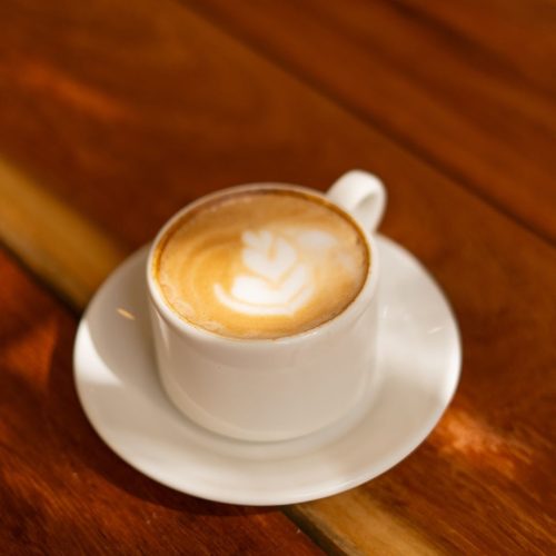 Café Capuchino en una cafeterías en tulum