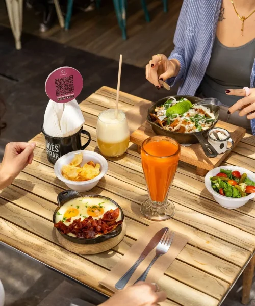 Platillos de comida en el restaurante ocho30 en cholula