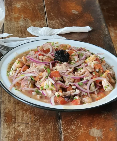 Platillo de un Ceviche Fresco en Playa del Carmen