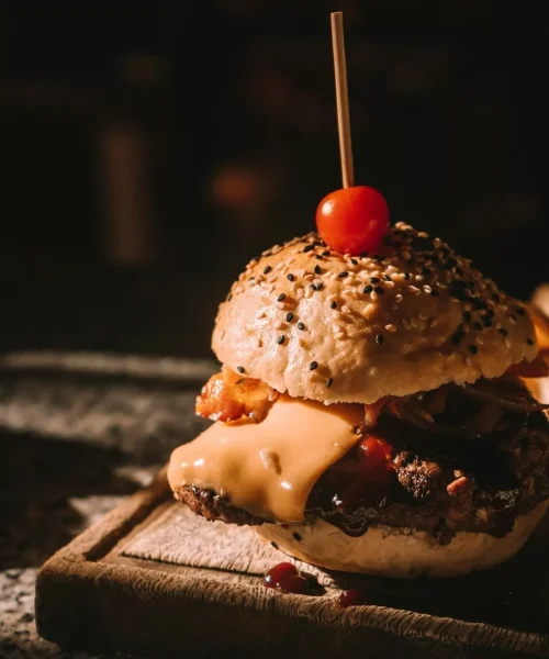 Imagen de una Hamburguesa de Carne en una Churrasquería de Playa del Carmen