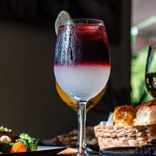 Bebida preparada en el restaurante la ronda