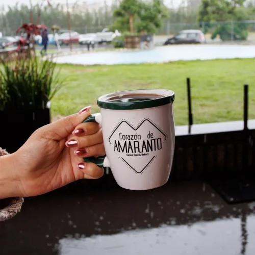 café americano con vistas en la terraza del restaurante corazon de amaranto en orizaba