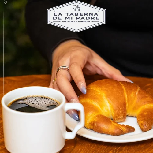 café caliente y pan dulce en la taberna de mi padre juriquilla