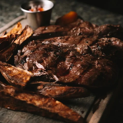 Filete de res a la parrilla en bendita costilla
