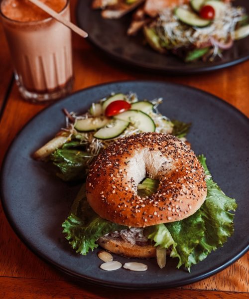 Comida saludable bagel de atún en cholula puebla
