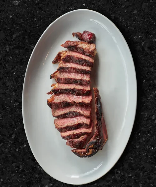 Platillos de filetes de res en el sonora prime restaurante en la 5ta avenida