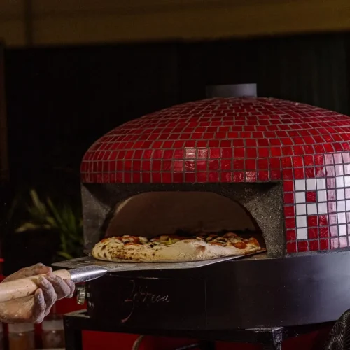 Horno de pizzas en patio 34 bar