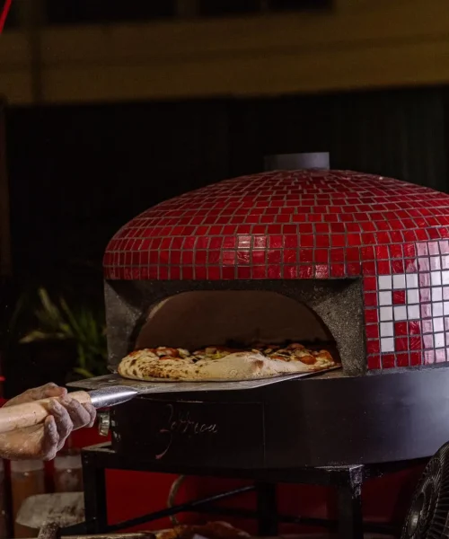 Horno de pizzas en patio 34 bar