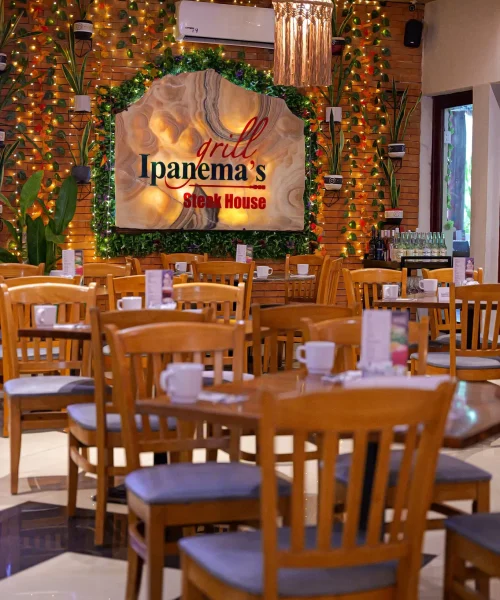 Interior del restaurante ipanemas grill playa del carmen