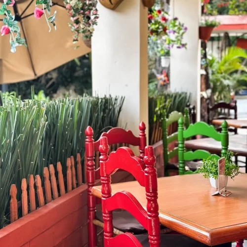 interior del restaurante los quelites en cuernavaca