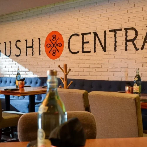 interior del restaurante sushi central merida