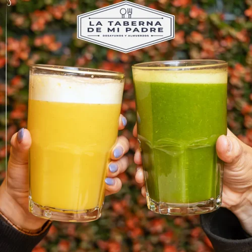 jugos naturales en el restaurante la taberna de mi padre