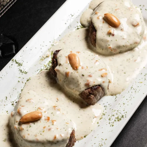 Lugares de comida gourmet en puebla platillos icónicos de la ciudad en mochomos