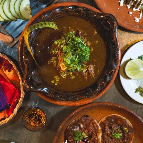 Mole de caderas en el restaurante el anafre rojo puebla