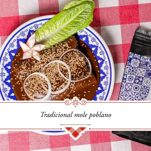Mole tradicional poblano en el zócalo de puebla