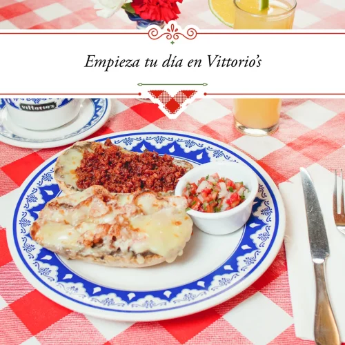 Molletes tipicos mexicanos en el centro de puebla