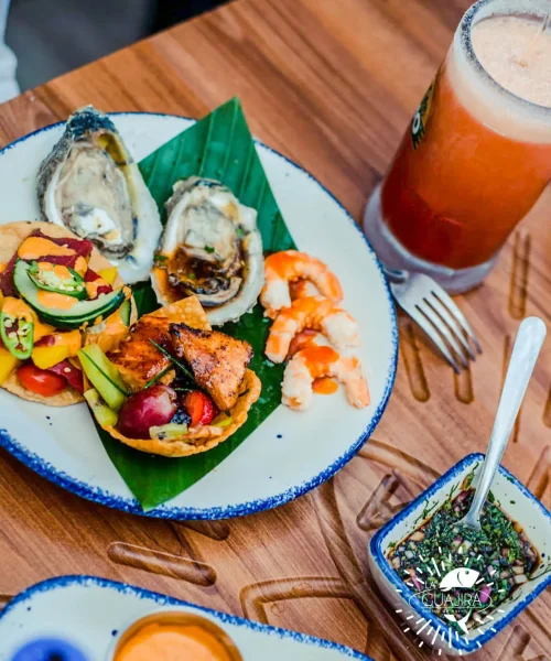 ostiones en su concha en el restaurante la guajira cocina del mar en puebla