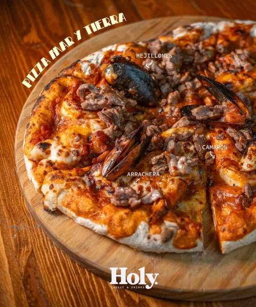 Pizza mar y tierra con con arrachera, camarones y mejillones en pachuca