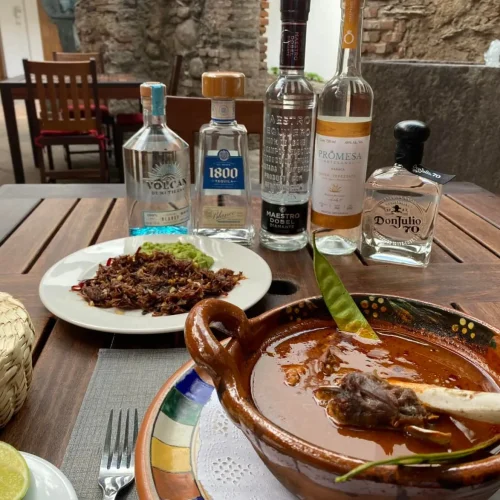 Platillos del restaurante casareyna en puebla