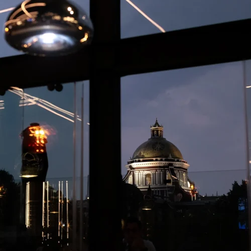 restaurante con vistas a la catedral de puebla hook black