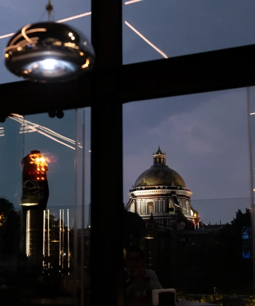 restaurante con vistas a la catedral de puebla hook black