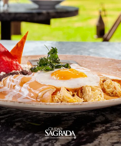 Enchiladas con huevo en el restaurante de cholula