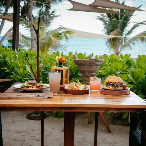 comida en la playa de tulum