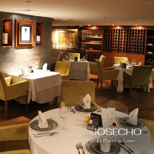 Interior del restaurante josecho en santiago de queretaro