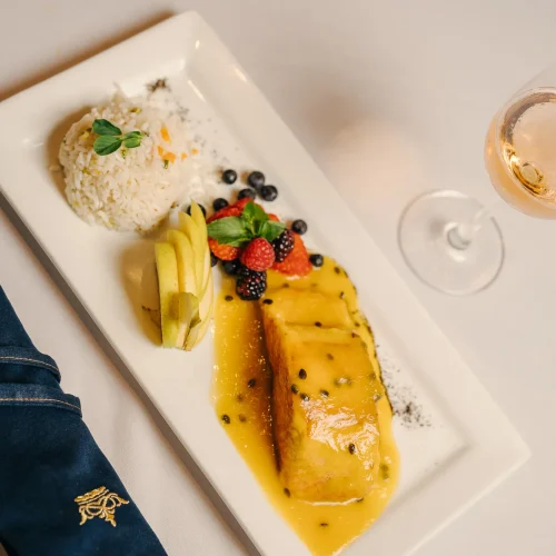 lugares de alta cocina en puebla delicioso salmon maracuya