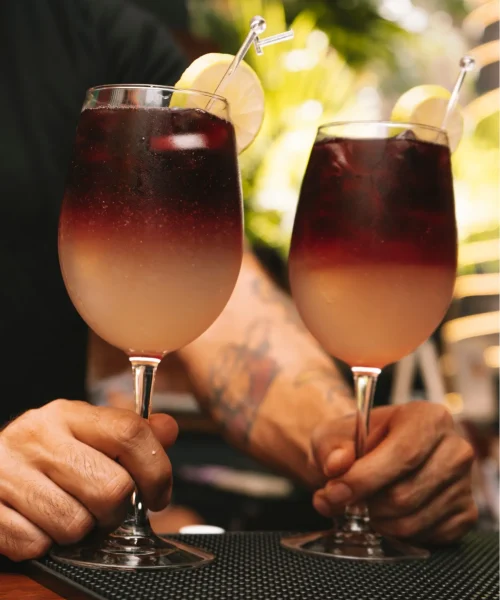 Bebidas de sangría en bendita costilla