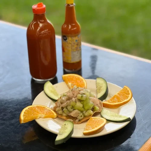 tostada de mariscos y camarones en puebla buffet manaos