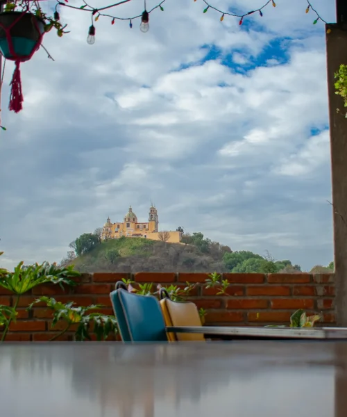 Interior del restaurante la norberta con amplias vistas de cholula